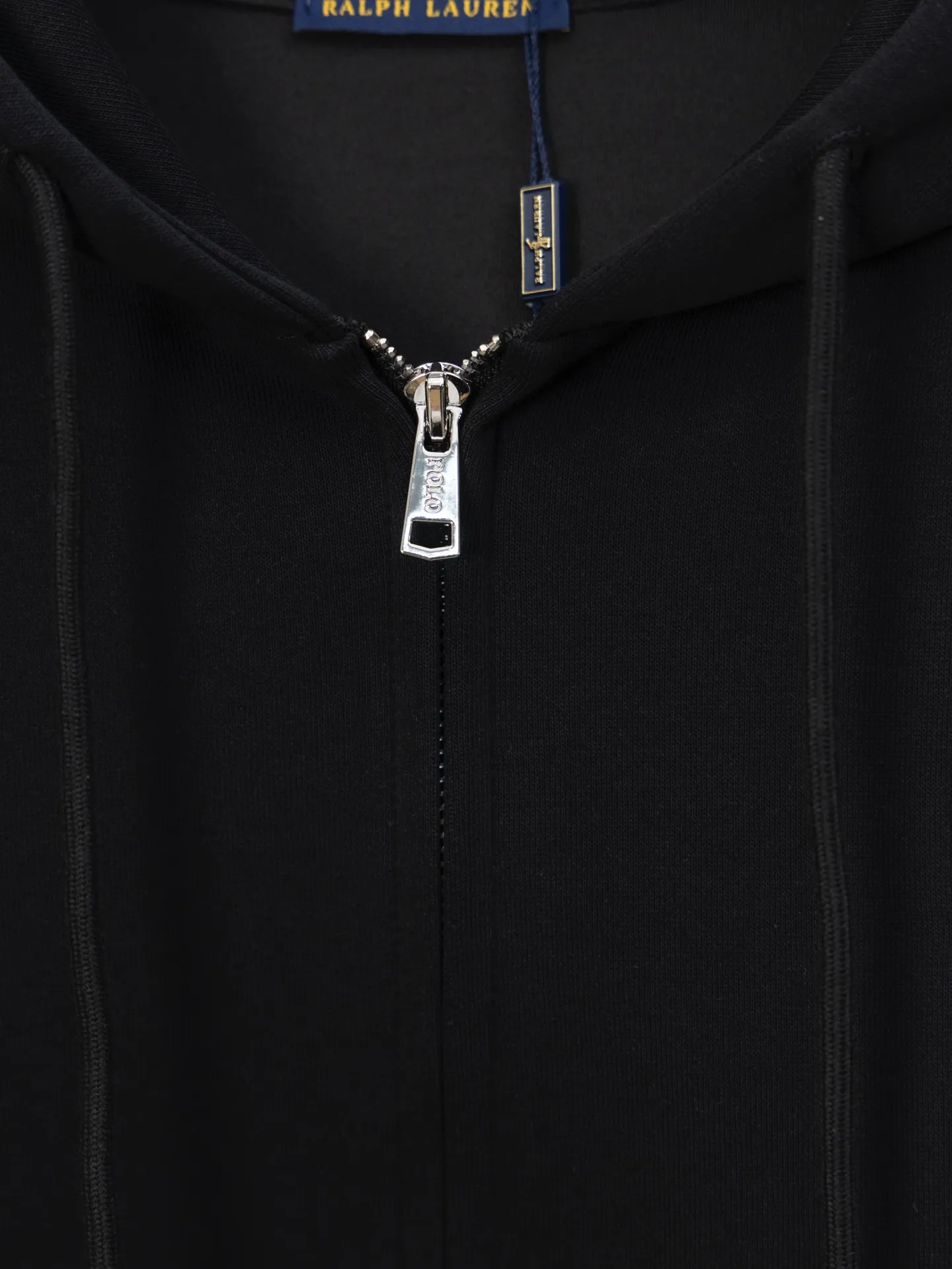 P250 Model No. J0135 Ralph Lauren classic pony embroidered hooded jacket, using 440 grams of air layer, clear line routing, original order customization 1:1, smooth and delicate lines, better hand feel, not easy to deform, not easy to shrink, not easy to fade, maintain long-lasting beauty, color, black, navy, size S-XL